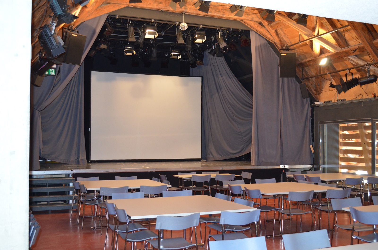 Kulturhof Schloss Köniz - Rossstall - Grosser Saal, weiteres Bild